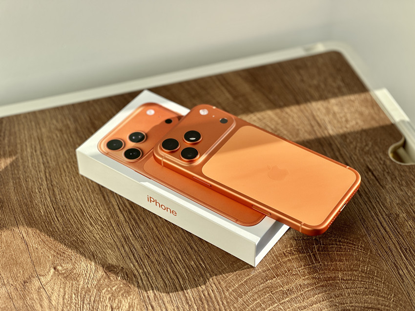 iPhone 17 Pro Max 深度评测：A19 Pro 性能爆发 + 全焦段 4800 万影像，万元旗舰的全面进化