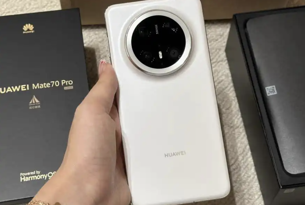 华为 Mate70 Pro 深度评测：仪器级测试揭秘屏幕性能影像真实表现